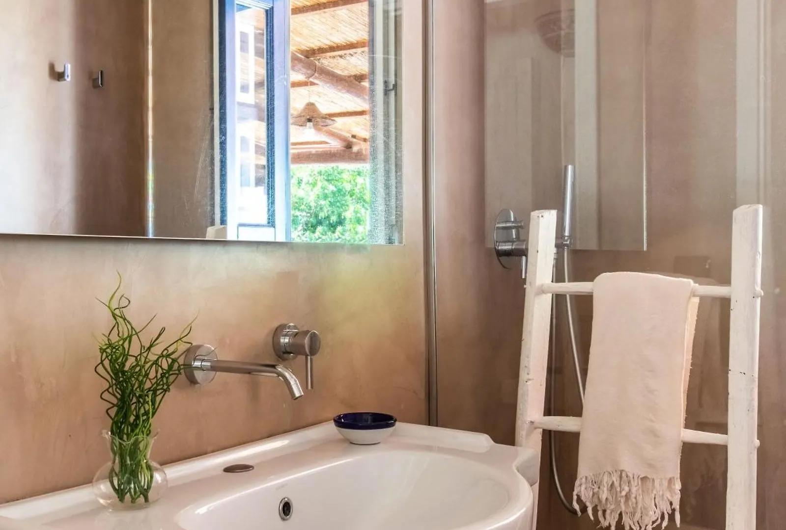 Gasthof Vico San Lorenzo - Camere A Salina Malfa  Italien